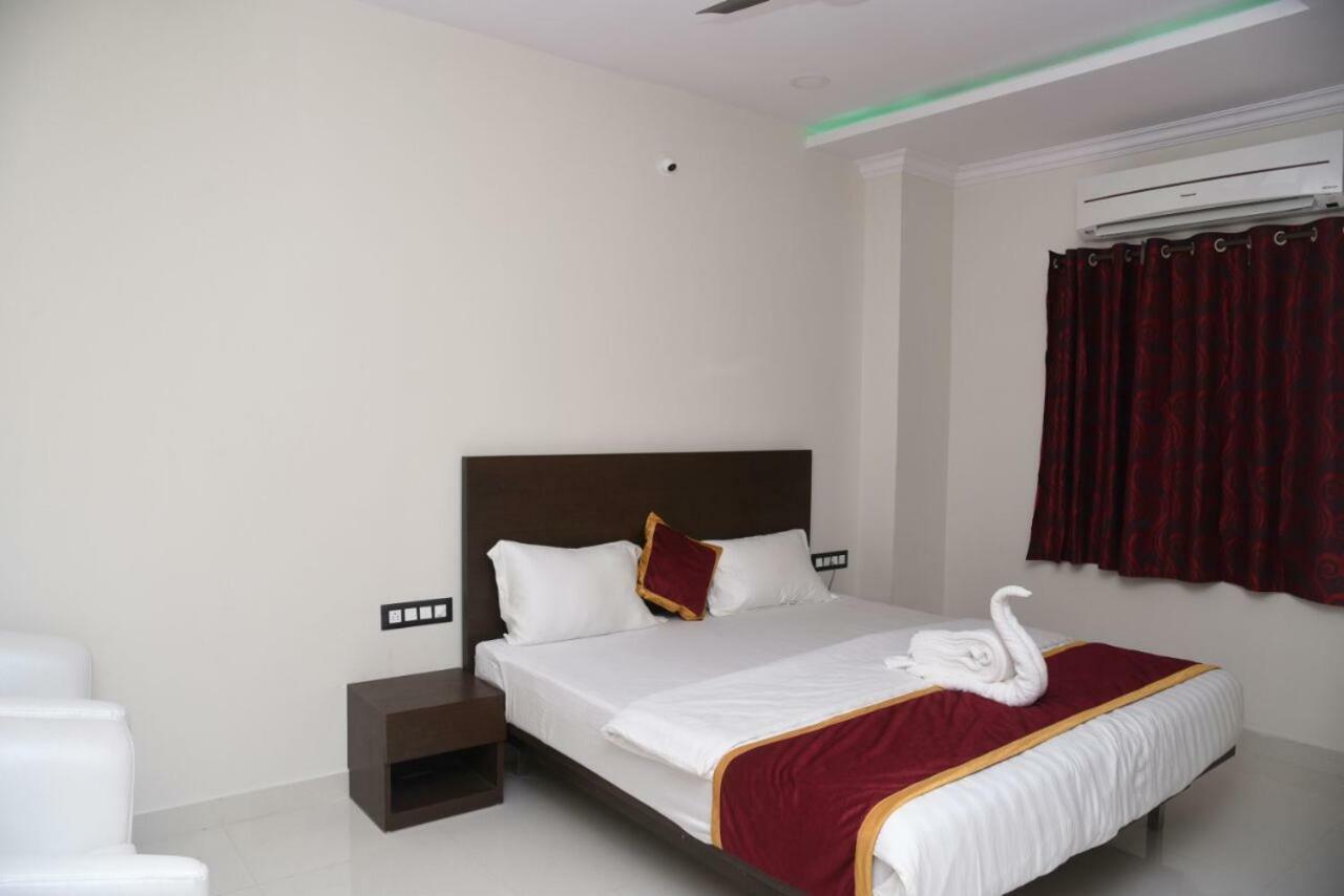 Hotel Grand Kubera Chikmagalūr Exterior foto