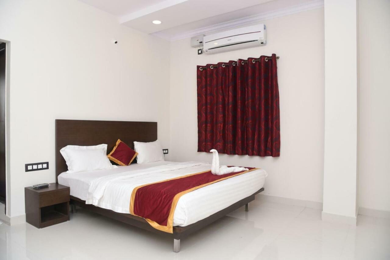 Hotel Grand Kubera Chikmagalūr Exterior foto